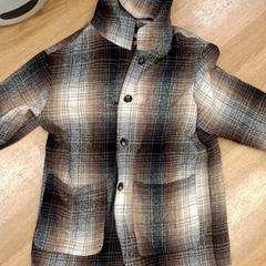 Cappotto manr, come riportato da IKEA Paris Nord Roissy utilizzando iLost