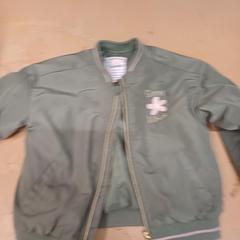 Blázer, ha sido reportado por IKEA Reims Thillois con iLost