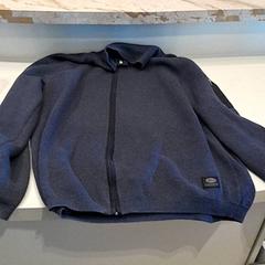 의류 Vest, iLost를 사용하여 Van der Valk Hotel Schiphol에 보고됨