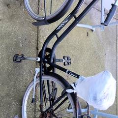 Női kerékpár mobion, amint azt Stadswerk072 az iLost segítségével jelentette.