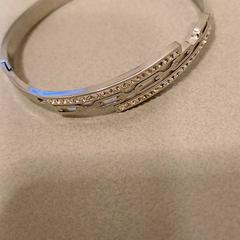 Pulseira, segundo informou Padualaan 97 usando iLost