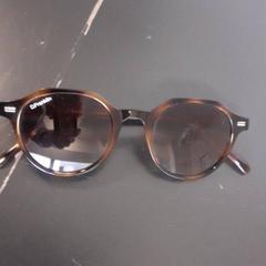 Okulary słoneczne, zgłoszono przez Qbuzz servicepunt  Emmen przy użyciu iLost