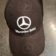 Baseballová čepice, jak nahlášeno Rotterdam The Hague Airport pomocí iLost