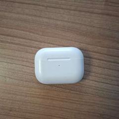المنتجات الإلكترونية Air Pods، كما تم الإبلاغ عنه بواسطة Connexxion Noord Holland Noord Alkmaar عبر iLost