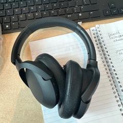 Sony koptelefoon, jak nahlášeno Haven Hotel Rotterdam pomocí iLost