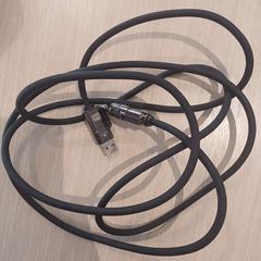 Cable, as reported by Amsterdam ID Aparthotel using iLost