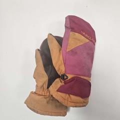 Guantes handske, ha sido reportado por IKEA Åsane con iLost