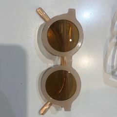 zonnebril, rapporterat av Gemeente Zevenaar med iLost