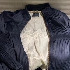 السترة، كما تم الإبلاغ عنه بواسطة Lentekabinet عبر iLost