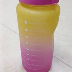 Drikkeflaske, som rapportert av Qbuzz GD Groningen Peizerweg ved bruk av iLost