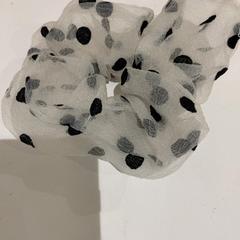 Scrunchie, segundo informou IKEA福岡新宮 usando iLost