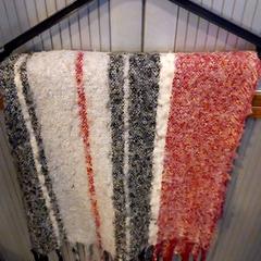 Schal, gemeldet von Leonardo Royal Hotel Amsterdam über iLost