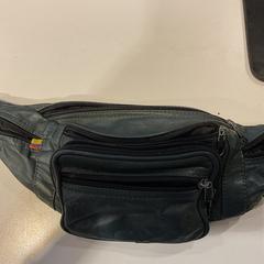 Bossa de cintura castano quintero, colombia., segons ha informat Gemeente Amsterdam mitjançant iLost