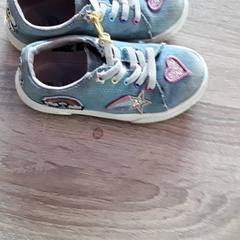 Zapatos para nenos Licht blauw met applicaties, segundo informou EBS Tramplein usando iLost