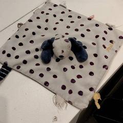 Plyšová facka Noukies, jak nahlášeno IKEA Toulouse pomocí iLost