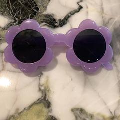 Gafas de sol, segundo informou Van der Valk Hotel Heerlen usando iLost