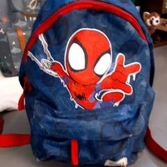 Mochila, ha sido reportado por Diergaarde Blijdorp con iLost