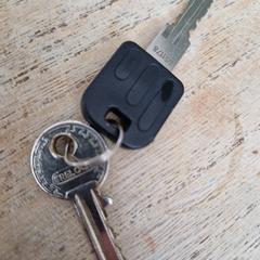 Sleutels, iLost에 보고됨