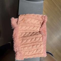 Nákrčník, como reportado por IKEA Brno utilizando o iLost