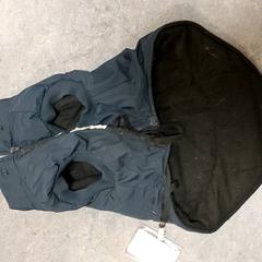 Kleding - Hondenjasje blauw, som rapportert av Regio Oost-Vlaanderen ved bruk av iLost
