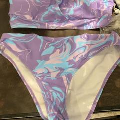 Bikini Paars, gemeldet von Van der Valk Hotel Heerlen über iLost