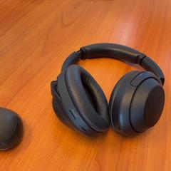 Hörlurar, rapporterat av Blauwnet Zwolle med iLost