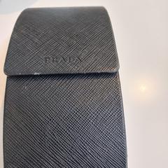 Brillenkoker met bril Zonnebril, amint azt Arriva Limburg Zuid az iLost segítségével jelentette.