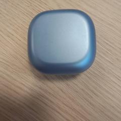 Caja de audífonos, ha sido reportado por Qbuzz Fryslân con iLost