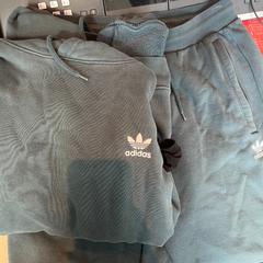 Adidas pak, gemeldet von Haven Hotel Rotterdam über iLost