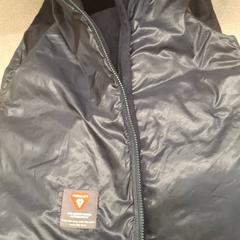 Casaco, como reportado por IKEA Paris - Italie Deux utilizando o iLost