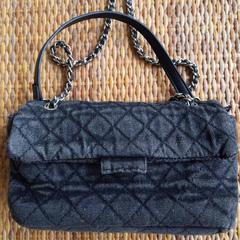 Dames handtas, som rapporterats till iLost