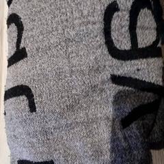 Châle Grijs Zwart, a été signalé par Van der Valk Hotel Vianen utilisant iLost