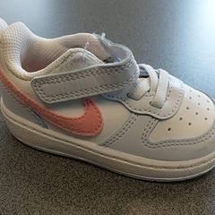 Kleding - Kinderschoen, gemeldet von Regio Limburg - Leuven über iLost