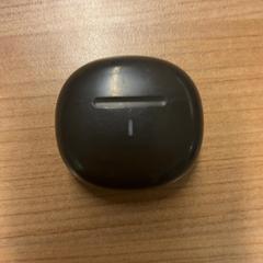 Auricular Zwart doosje, segons ha informat Pathé Spuimarkt mitjançant iLost