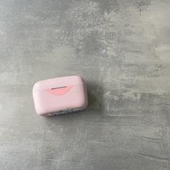 Custodia per airpods, come riportato da RRReis Arriva Achterhoek-Rivierenland utilizzando iLost