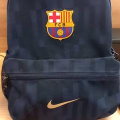 バックパック Blauwe rugzak がiLostで Arriva Limburg Zuid によって報告されました