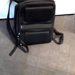 Hátizsák Zwart samsonite, amint azt EBS Tramplein az iLost segítségével jelentette.