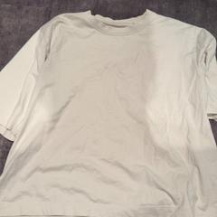 의류 Wit shirt, iLost를 사용하여 Van der Valk Hotel Haarlem에 보고됨