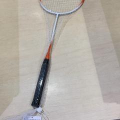Tennisracket バドミントンラケット, zoals gemeld door IKEA渋谷 met iLost
