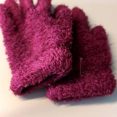 Gloves, as reported by Ziekenhuis Oost-Limburg using iLost