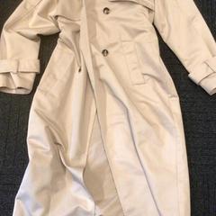 Jas damesjas, lang, beige, zoals gemeld door Gemeente Nijmegen met iLost