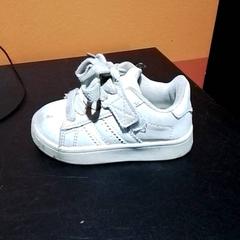 Bota Wit, jak nahlášeno Apenheul pomocí iLost