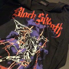 티셔츠, iLost를 사용하여 Van der Valk Hotel Amsterdam Zuidas에 보고됨