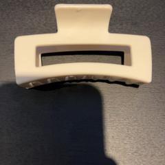 Spona do vlasů, jak nahlášeno Van der Valk Hotel Utrecht pomocí iLost