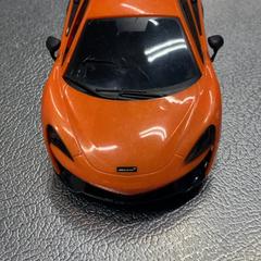 레이싱 카 Oranje, iLost를 사용하여 IKEA Haarlem에 보고됨