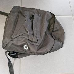 Zaino zwart, come riportato da Centraal magazijn utilizzando iLost