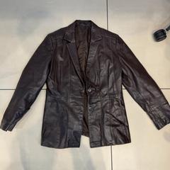 Bunda Brown Leather, jak nahlášeno Johan Cruijff ArenA pomocí iLost