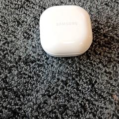 Casque audio Wit, a été signalé par Connexxion Amstelland-Meerlanden Schiphol Zuid utilisant iLost