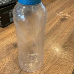 Bottiglia Plastique, come riportato da MEININGER Hotel Marseille Centre la Joliette utilizzando iLost