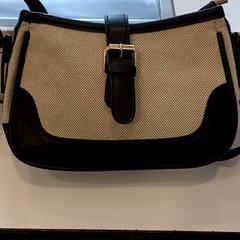 Torebka, zgłoszono przez Arriva Limburg Noord przy użyciu iLost